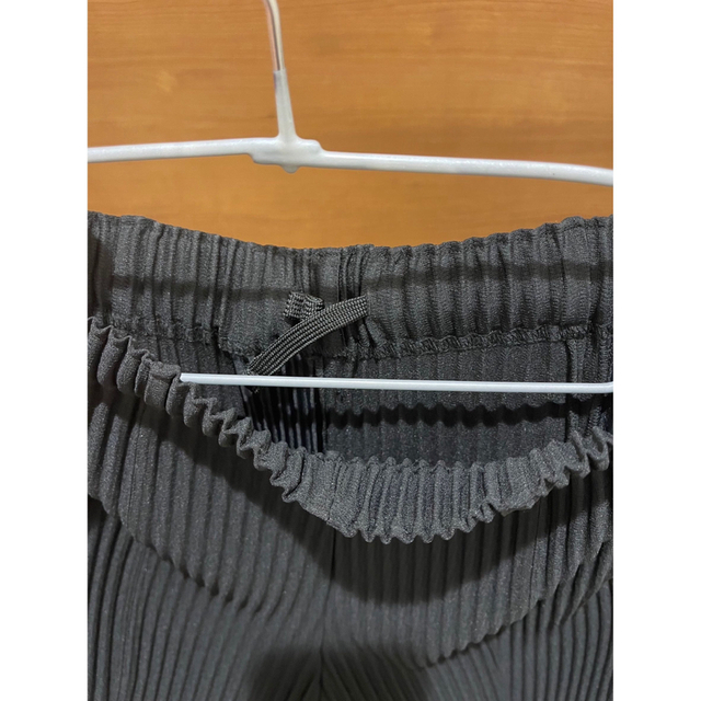 ISSEY MIYAKE(イッセイミヤケ)のHOMME PLISSÉ ISSEY MIYAKE ズボン メンズのパンツ(その他)の商品写真