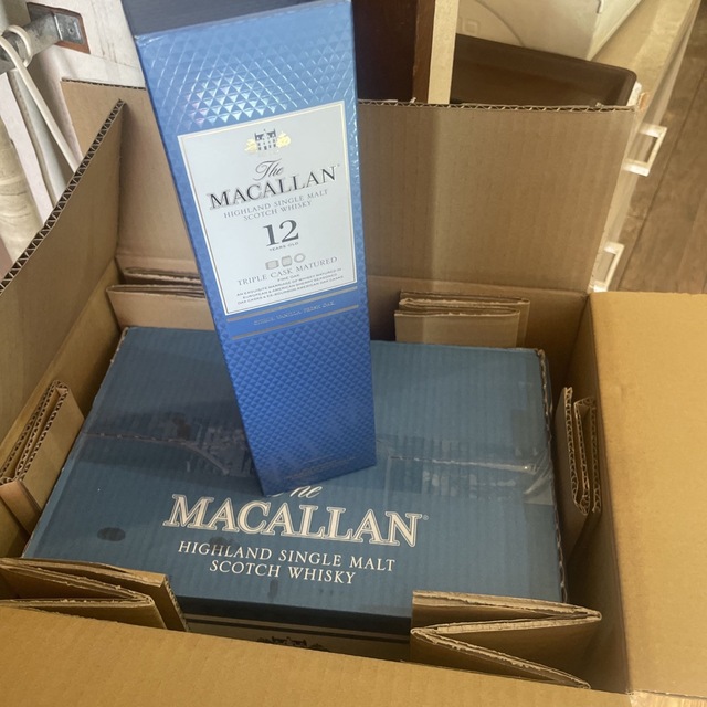 マッカラン12年 トリプルカスク 700ml 正規品 箱付。33本食品/飲料/酒