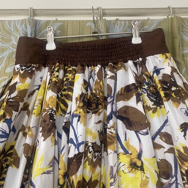 JOURNAL STANDARD relume(ジャーナルスタンダードレリューム)のJOURNAL STANDARD relume 花柄スカート　美品 レディースのスカート(ロングスカート)の商品写真