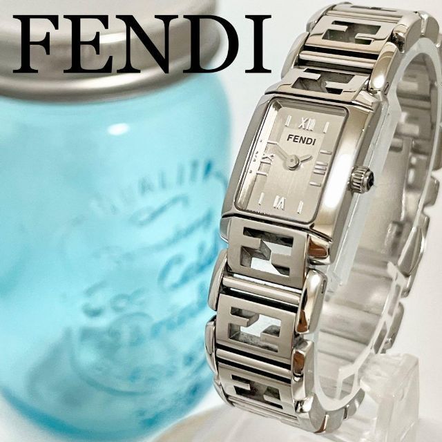 217 FENDI フェンディ時計 レディース腕時計 美品 シルバー ズッカ