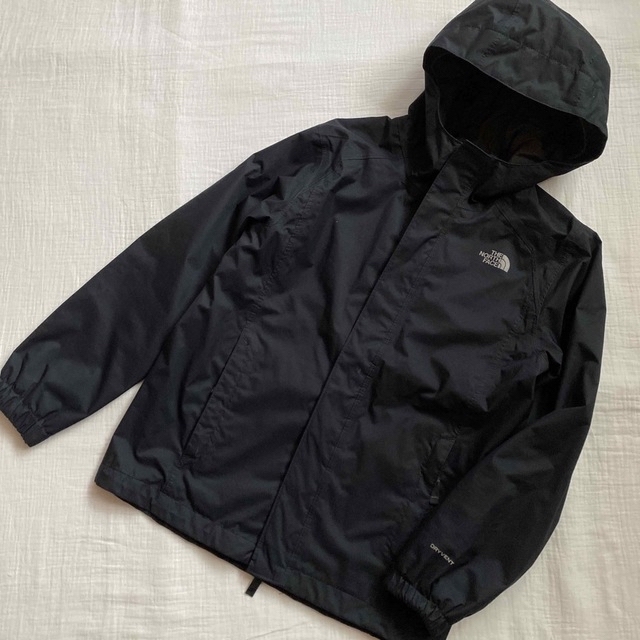 THE NORTH FACE(ザノースフェイス)のノースフェイス マウンテンパーカー　ブラック　キッズ　150 キッズ/ベビー/マタニティのキッズ服男の子用(90cm~)(ジャケット/上着)の商品写真