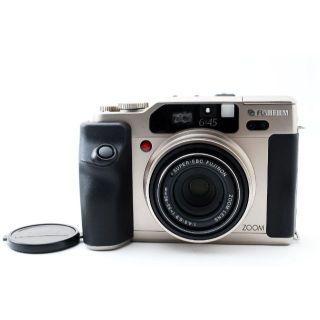 送料無料(沖縄配送) 【希少】 Fujifilm GA645 Zi Pro フィルムカメラ