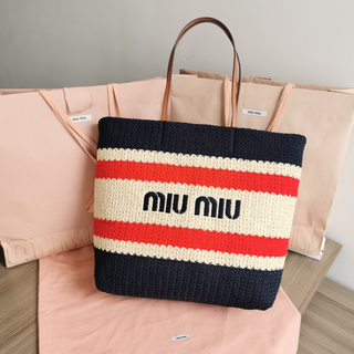 ミュウミュウ トートバッグ(レディース)の通販 900点以上 | miumiuの ミュウミュウ トートバッグ(レディース)の通販 900点以上 | miumiuの