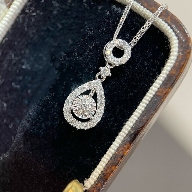 高級ジュエリーのダイヤモンド天然ダイヤモンド付きペンダントk18