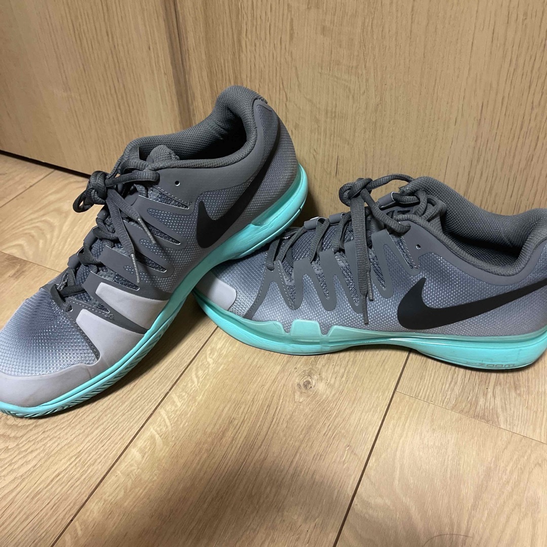 NIKE(ナイキ)のNIKE ZOOM VAPOR 9.5 TOUR 631458-008  スポーツ/アウトドアのテニス(シューズ)の商品写真