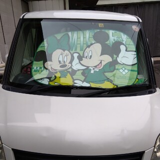 ディズニー(Disney)のサンシェード　車用　フロントガラス　ミッキー・ミニー(目隠しシート)(車内アクセサリ)