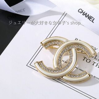 CHANEL - 最高の輝き♪CHANEL☆ブローチ☆CCロゴ ✿✿の通販｜ラクマ