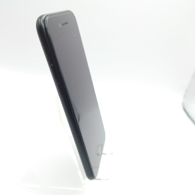 美品 ＳＳ級 iPhone SE2 SIMフリー　新品バッテリー　⑦