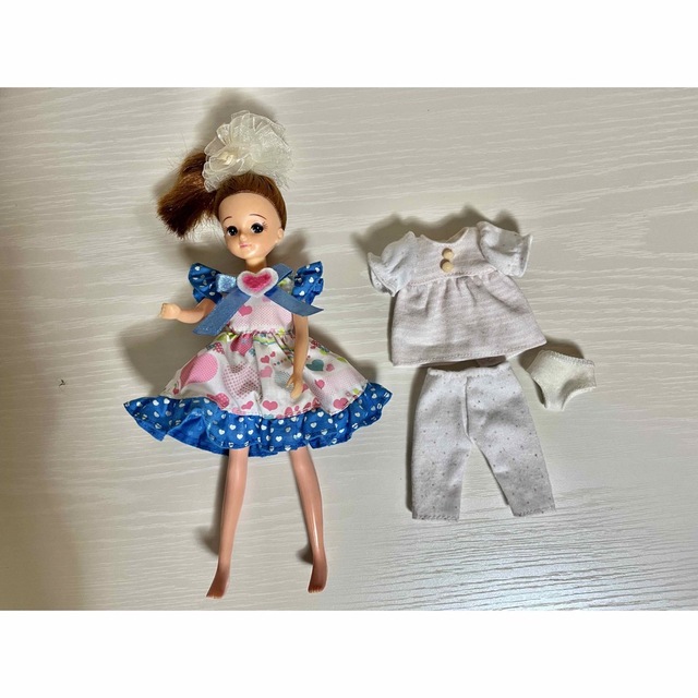 りかちゃん人形(ワンピースと寝巻き付き) ハンドメイドのぬいぐるみ/人形(人形)の商品写真