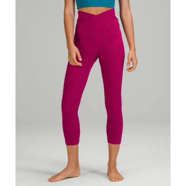 lululemon(ルルレモン)のlululemon Align HR Cross Waist Crop 21" レディースのレッグウェア(レギンス/スパッツ)の商品写真