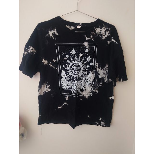 太陽＆月グラフィック 絞り染め 半袖 Tシャツ レディースのトップス(Tシャツ(半袖/袖なし))の商品写真