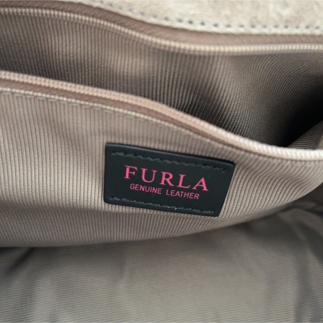 Furla(フルラ)の【美品】FURLA フルラ ショルダーバッグ ステッチ ベージュ 定価7万 レディースのバッグ(ショルダーバッグ)の商品写真