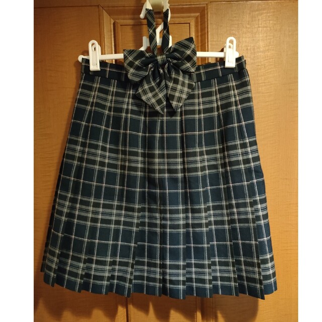 EASTBOY(イーストボーイ)のEAST BOY　プリーツスカート＆リボンタイ　150cm キッズ/ベビー/マタニティのキッズ服女の子用(90cm~)(スカート)の商品写真