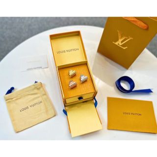 ヴィトン(LOUIS VUITTON) バレッタ ヘアアクセサリーの通販 100点以上 ...