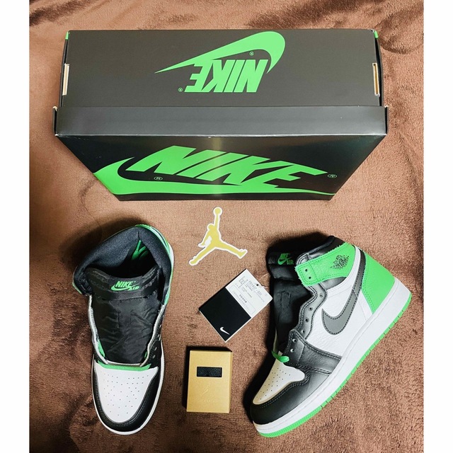 Jordan Brand（NIKE）(ジョーダン)のNike GS Air Jordan 1 Retro “Lucky Green” レディースの靴/シューズ(スニーカー)の商品写真