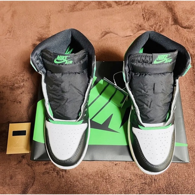 Jordan Brand（NIKE）(ジョーダン)のNike GS Air Jordan 1 Retro “Lucky Green” レディースの靴/シューズ(スニーカー)の商品写真