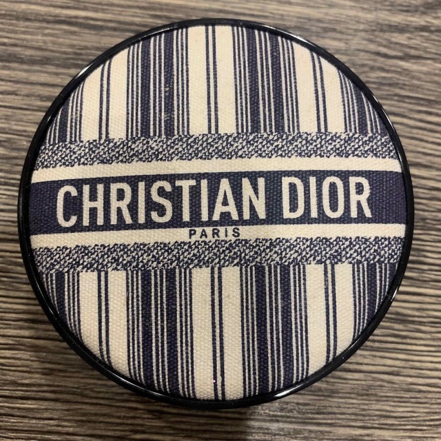 Dior(ディオール)のディオール　クッションファンデ　ケース コスメ/美容のベースメイク/化粧品(ファンデーション)の商品写真