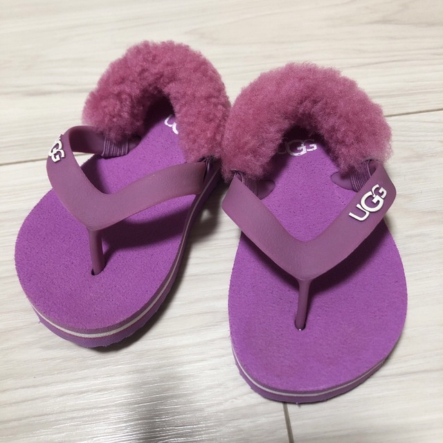 新品　未使用　UGG ヒールシープスキン　ビーチサンダル | フリマアプリ ラクマ