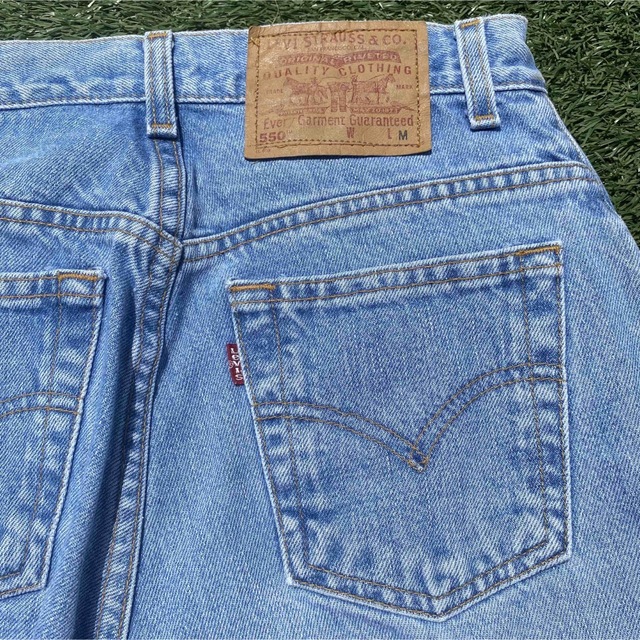 Levi's(リーバイス)のリーバイス 550 Mサイズ ブルーデニムジーンズバギー1990年後半USA メンズのパンツ(デニム/ジーンズ)の商品写真