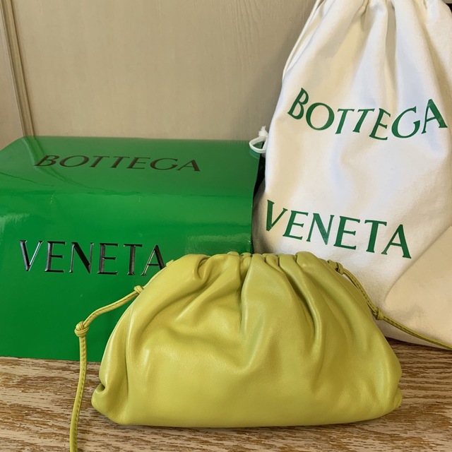 Bottega Veneta - ボッテガヴェネタ　ミニザポーチ　キウイ　シリアルナンバーあり