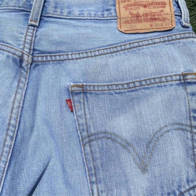 Levi's(リーバイス)のリーバイス 550 W34 L34 ライトブルーデニム ジーンズ バギー メンズのパンツ(デニム/ジーンズ)の商品写真