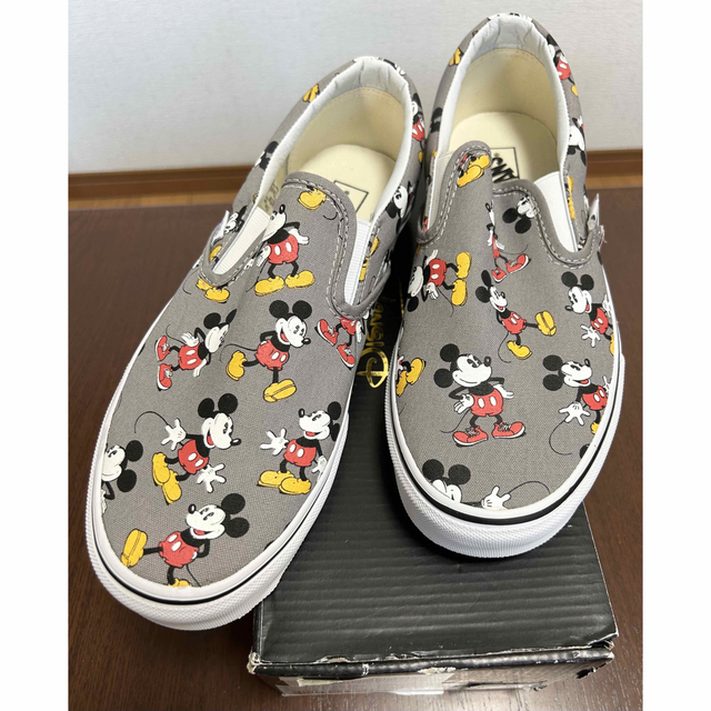 VANS(ヴァンズ)の【新品】VANS × Disney ミッキー スリッポン メンズの靴/シューズ(スニーカー)の商品写真