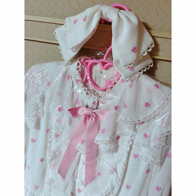 Angelic Pretty(アンジェリックプリティー)のPetit Heart ワンピース&カチューシャset 白×ピンク レディースのワンピース(ロングワンピース/マキシワンピース)の商品写真