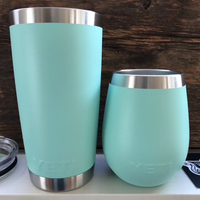 YETI  イエティ　20oz タンブラー　10oz ワイン　未使用に近い2個組 スポーツ/アウトドアのアウトドア(食器)の商品写真