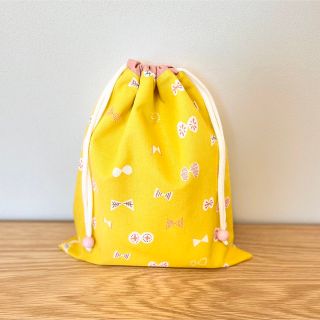 巾着袋M(縦30cm×横26cm)☆北欧リボン イエロー(外出用品)