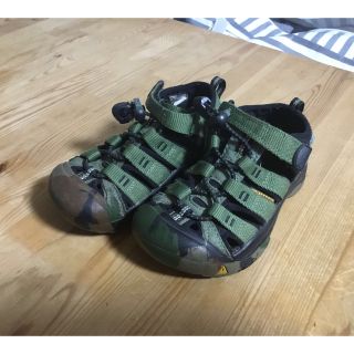 キーン(KEEN)の中古　kids 17cm keen サンダル　迷彩(サンダル)