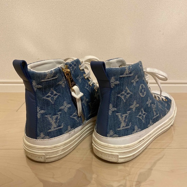 LOUIS VUITTON(ルイヴィトン)のルイヴィトンlouis vitton デニム.モノグラム.スニーカー.ハイカット レディースの靴/シューズ(スニーカー)の商品写真