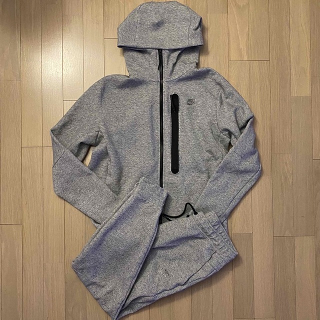 入手困難 NIKE Lab Essentials Tech Fleece