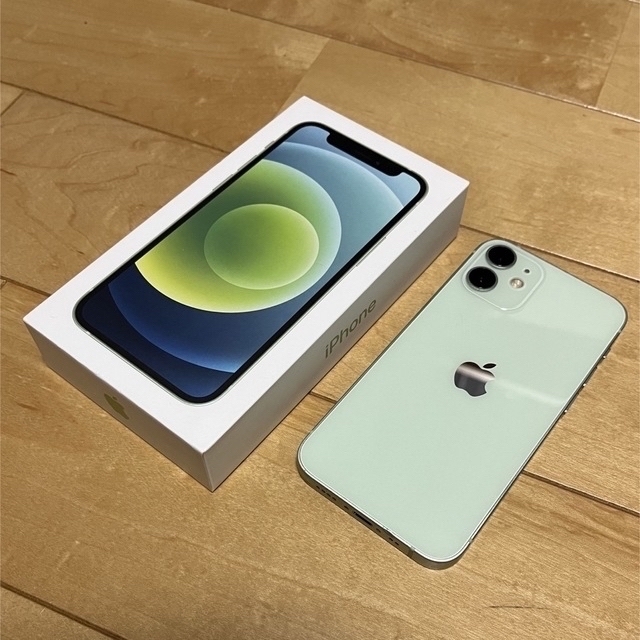 iPhone(アイフォーン)のiPhone12 mini グリーン 64gb docomo モデル  スマホ/家電/カメラのスマートフォン/携帯電話(スマートフォン本体)の商品写真