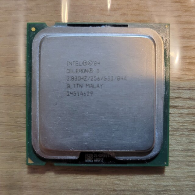 【中古品】インテル® Celeron® D プロセッサー 動作確認済み エンタメ/ホビーのエンタメ その他(その他)の商品写真