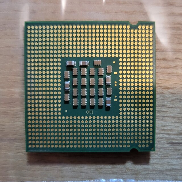 【中古品】インテル® Celeron® D プロセッサー 動作確認済み エンタメ/ホビーのエンタメ その他(その他)の商品写真