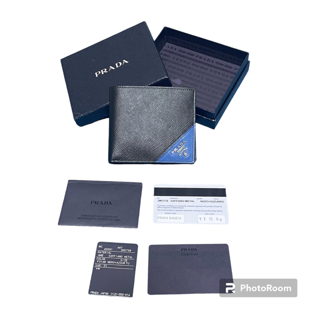 PRADA - 【新品未使用】PRADA 二つ折り財布 コインポケット付