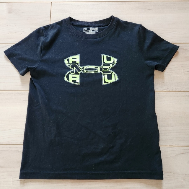 UNDER ARMOUR(アンダーアーマー)のアンダーアーマー  キッズ  Tシャツ  YSM  130 キッズ/ベビー/マタニティのキッズ服男の子用(90cm~)(Tシャツ/カットソー)の商品写真