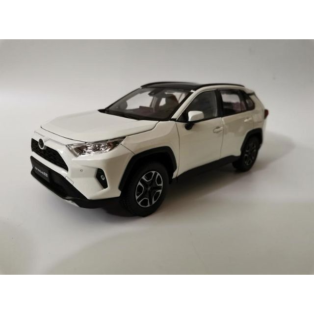 ミニカー 1/18 トヨタ RAV4 2019 ホワイト