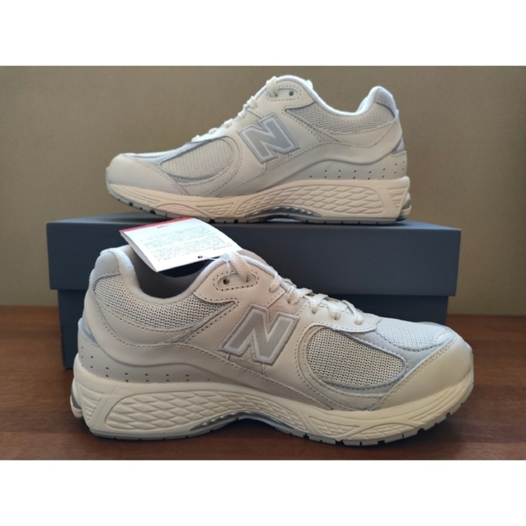 New Balance(ニューバランス)の⑥希少【新品未使用】ニューバランス M2002RWP 25.5cm WHITE メンズの靴/シューズ(スニーカー)の商品写真