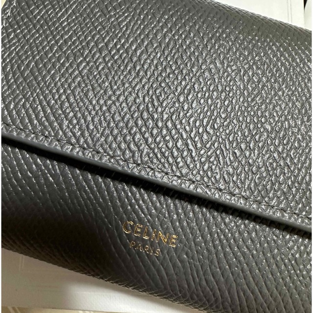celine(セリーヌ)のセリーヌ　スモール トリフォールドウォレット / グレインドカーフスキン  メンズのファッション小物(折り財布)の商品写真