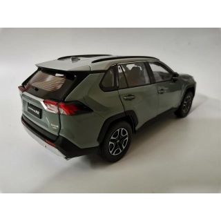 ミニカー 1/18 トヨタ RAV4 2019 カーキの通販 by Kei: プロフ必読|ラクマ