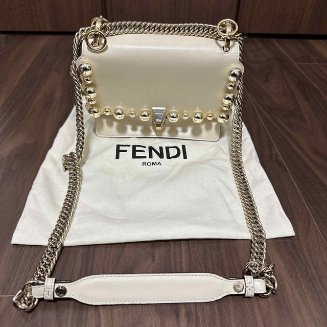 【FENDI】キャナイスモール パールミックス ショルダーバッグショルダーバッグ