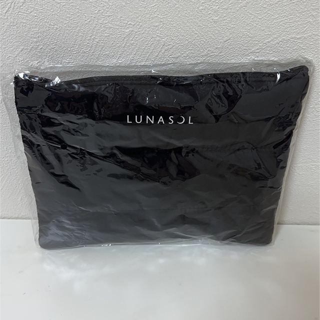 LUNASOL(ルナソル)のLUNASOL ポーチ 黒 レディースのファッション小物(ポーチ)の商品写真