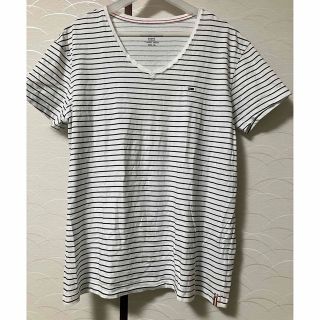 トミーヒルフィガー(TOMMY HILFIGER)の送料込☆美品！トミーヒルフィガー/Vネック Tシャツ/白色ボーダー柄/XL☆(Tシャツ/カットソー(半袖/袖なし))