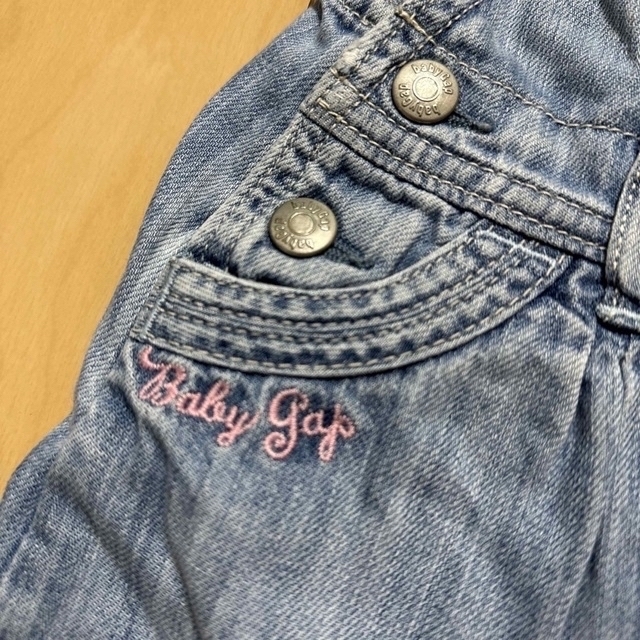 babyGAP(ベビーギャップ)のbabyGAP  80cm女の子 刺繍ワンピース キッズ/ベビー/マタニティのベビー服(~85cm)(ワンピース)の商品写真