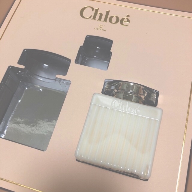 Chloe(クロエ)のクロエ　ボディローション コスメ/美容のボディケア(ボディローション/ミルク)の商品写真