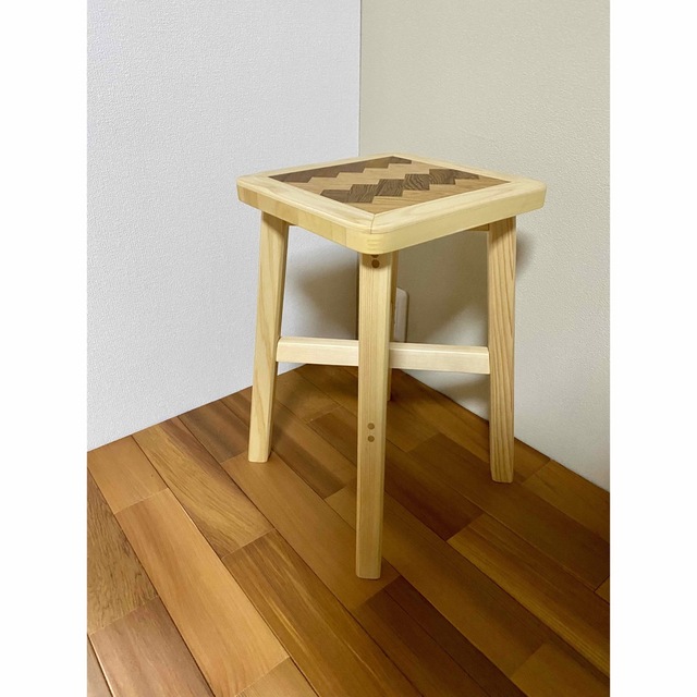 木製スツール/椅子【寄木装飾/寄木細工:ヘリンボーン柄】 1