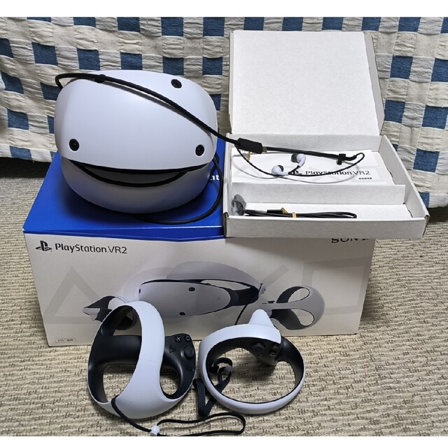 PlayStation VR(プレイステーションヴィーアール)のPlayStation VR2 本体 CFIJ-17000　PS VR2 エンタメ/ホビーのゲームソフト/ゲーム機本体(家庭用ゲーム機本体)の商品写真