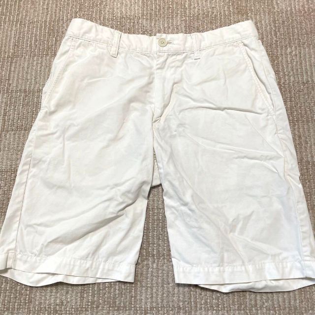 UNIQLO(ユニクロ)の2758 ユニクロ メンズ ハーフパンツ ショートパンツ 白 無地 シンプル メンズのパンツ(ショートパンツ)の商品写真