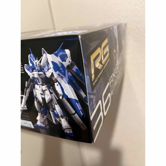 【新品】 BANDAI SPIRITS RG 1/144 Hi-νガンダム エンタメ/ホビーのおもちゃ/ぬいぐるみ(模型/プラモデル)の商品写真